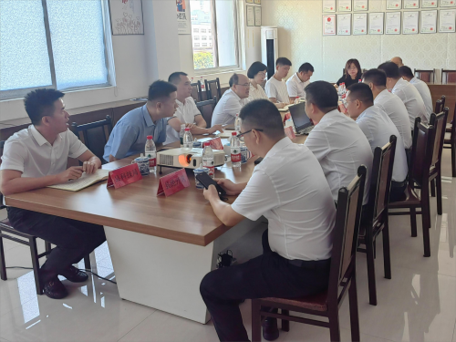 政协杨义坛副主席莅临指导，调研企业金融情况的新闻图片